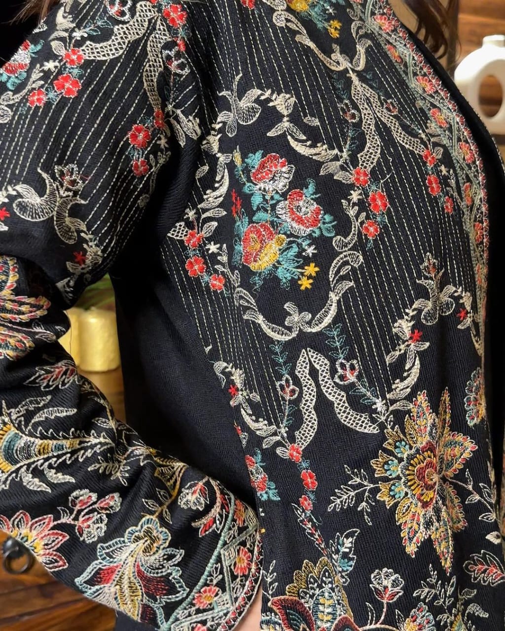 Luxury Elegance: Hoorain Apparel's 3-Piece Ensemble ✨👗🌟